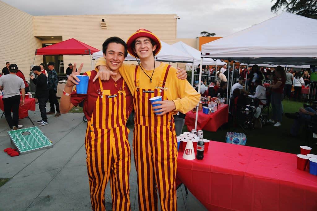 USC Fans Tailgating
